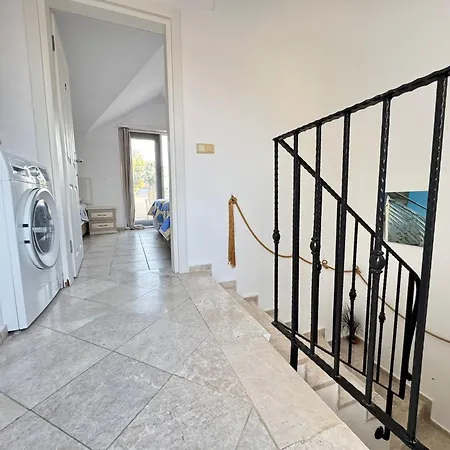 Aryam Villa 2 *