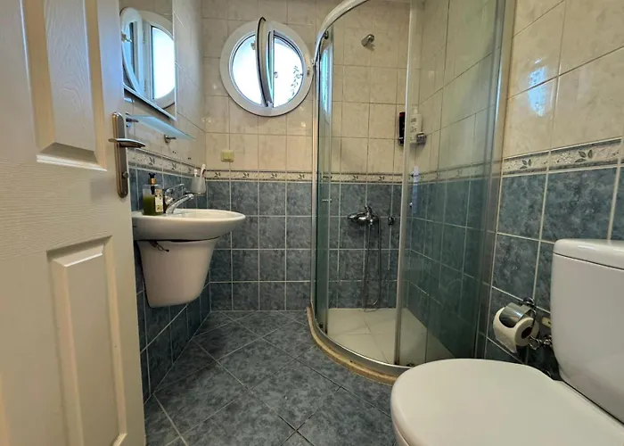 Aryam 2 Πανσιόν